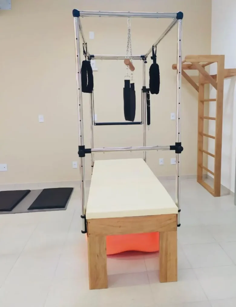 A ferragem do pilates é em inox polido