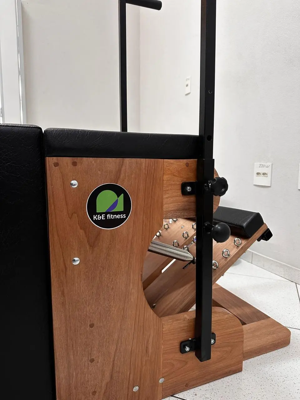 Detalhe do Step chair pilates - cleniopilates.com